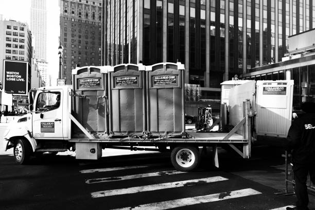 Best Affordable portable toilet rental  in Martins Ferry, OH